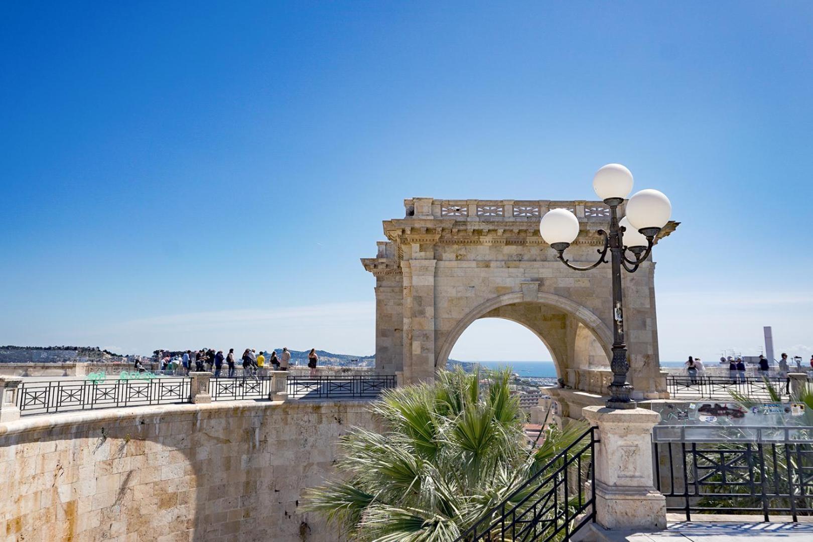 Casa Storica Di Charme Con Vista Mare Nel Cuore Di Cagliari Exterior foto