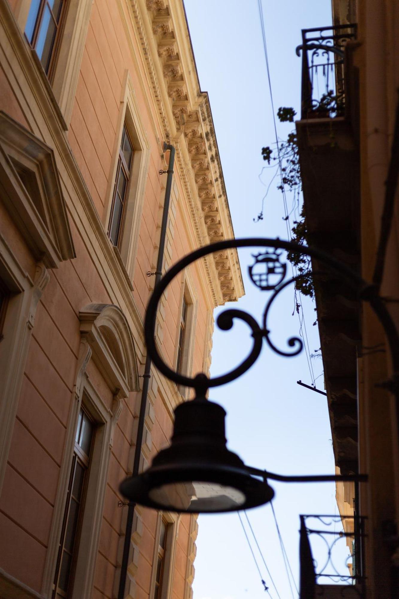Casa Storica Di Charme Con Vista Mare Nel Cuore Di Cagliari Exterior foto